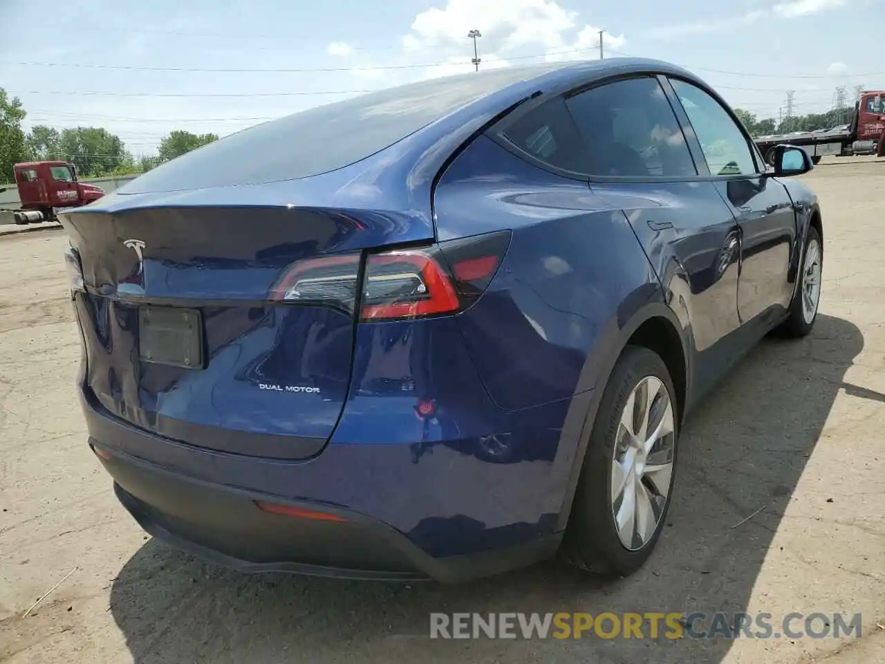 4 Photograph of a damaged car 5YJYGDEE9MF188034 TESLA MODEL Y 2021