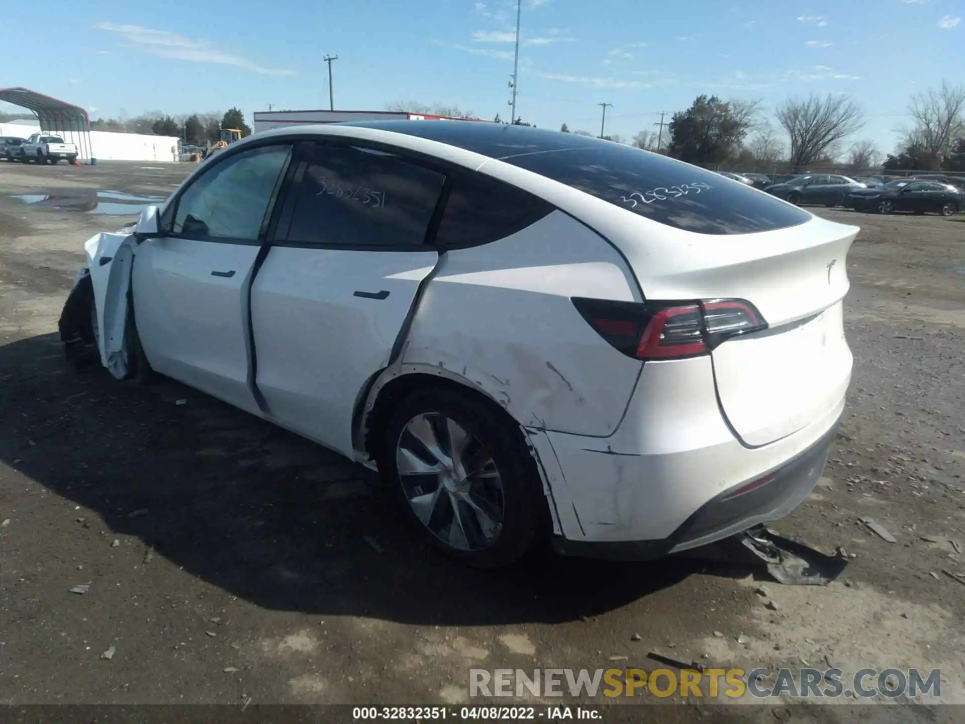 3 Photograph of a damaged car 5YJYGDEE9MF190947 TESLA MODEL Y 2021