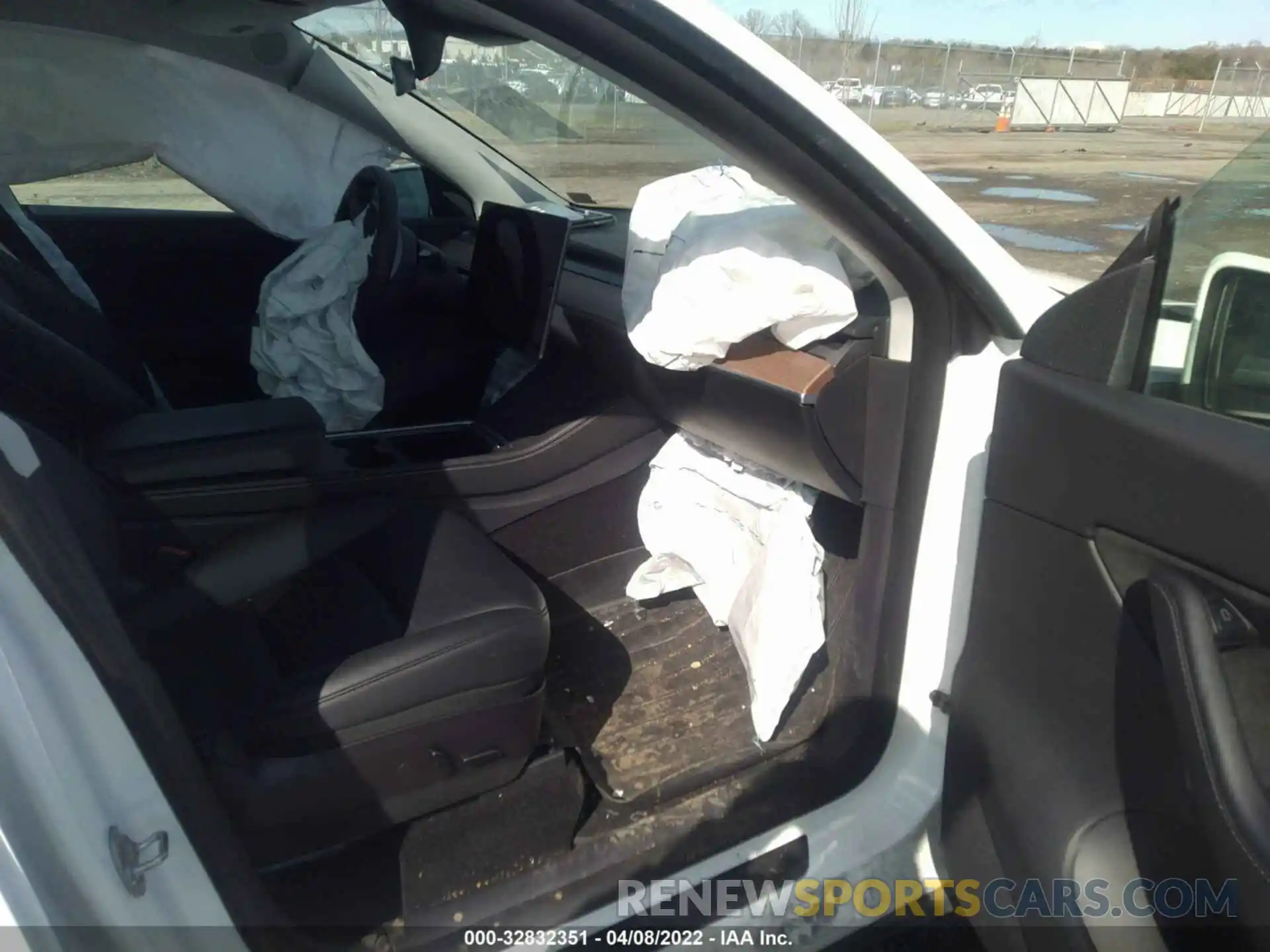 5 Photograph of a damaged car 5YJYGDEE9MF190947 TESLA MODEL Y 2021