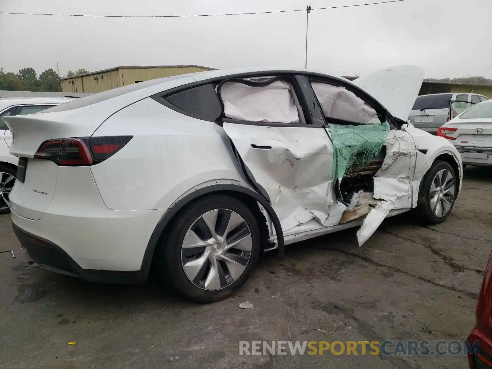 9 Photograph of a damaged car 5YJYGDEE9MF192018 TESLA MODEL Y 2021