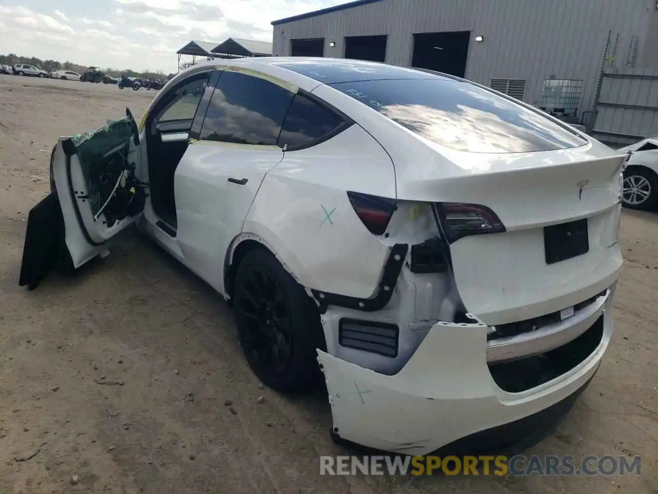 3 Photograph of a damaged car 5YJYGDEE9MF202773 TESLA MODEL Y 2021