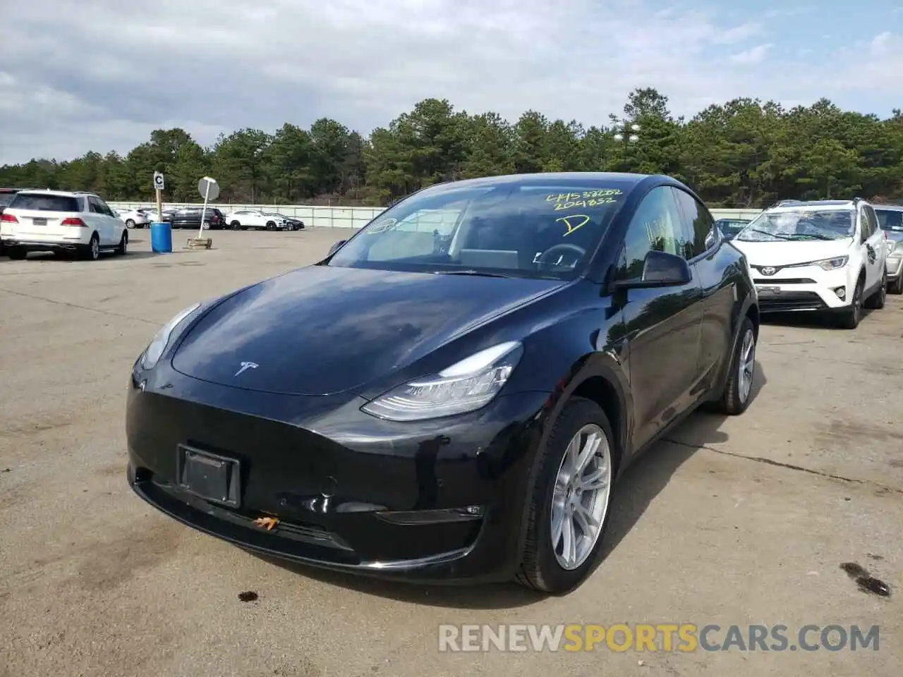 2 Photograph of a damaged car 5YJYGDEE9MF204832 TESLA MODEL Y 2021