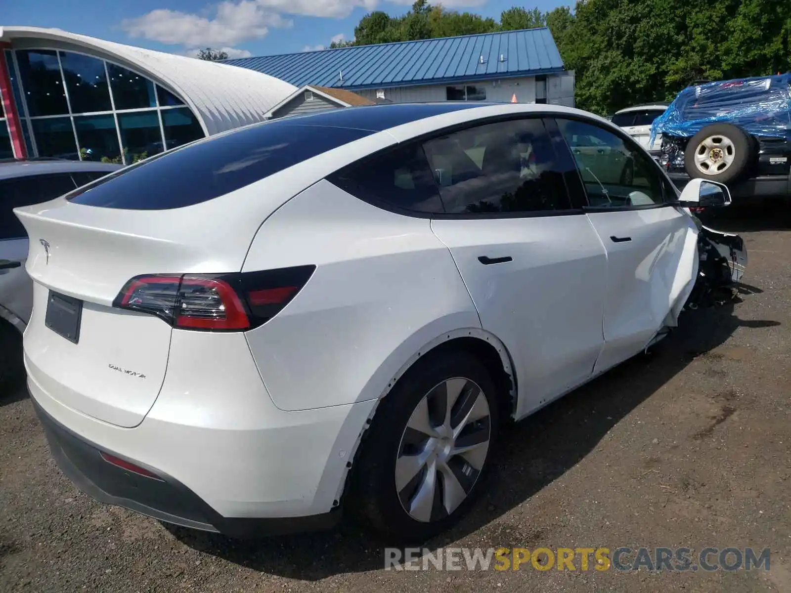 4 Photograph of a damaged car 5YJYGDEE9MF204877 TESLA MODEL Y 2021