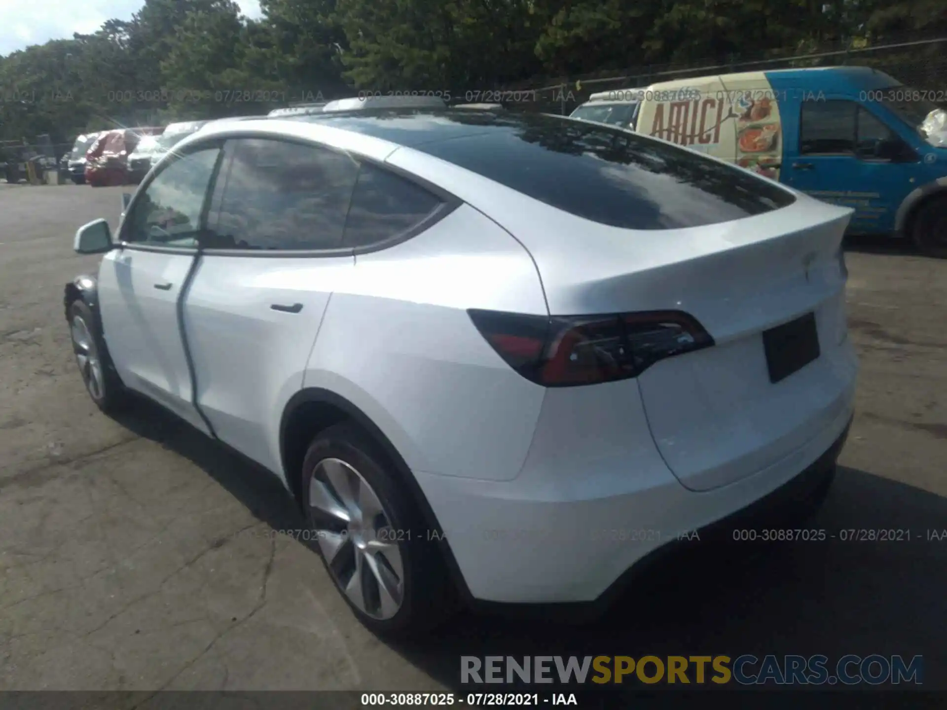 3 Photograph of a damaged car 5YJYGDEE9MF210324 TESLA MODEL Y 2021