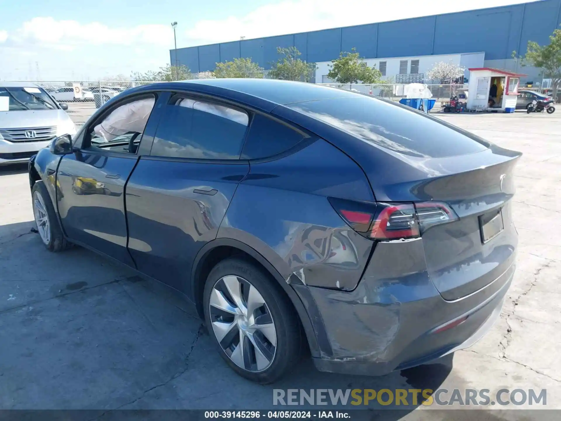 3 Photograph of a damaged car 5YJYGDEE9MF211067 TESLA MODEL Y 2021