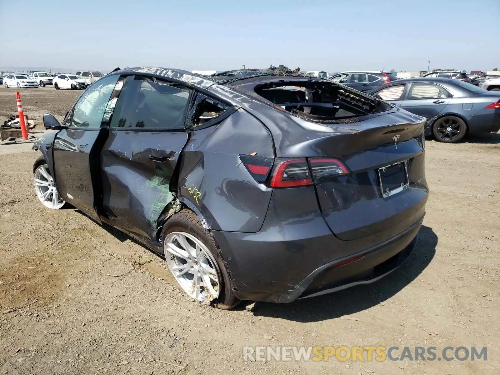 3 Photograph of a damaged car 5YJYGDEE9MF217631 TESLA MODEL Y 2021