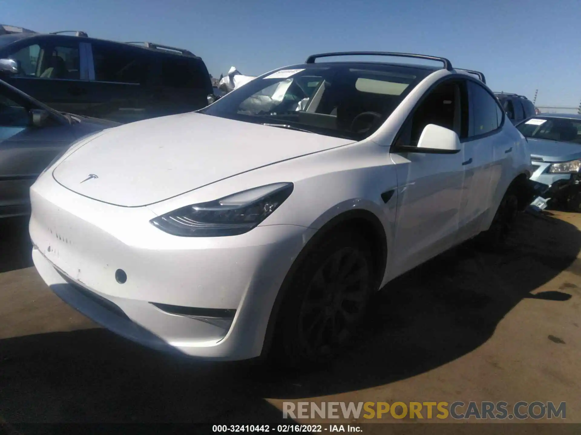 2 Photograph of a damaged car 5YJYGDEE9MF218861 TESLA MODEL Y 2021