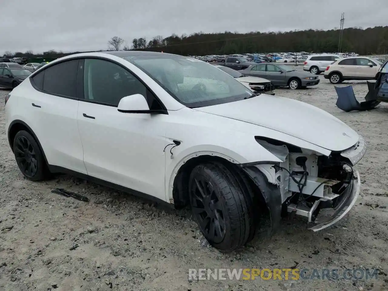 4 Photograph of a damaged car 5YJYGDEE9MF232260 TESLA MODEL Y 2021