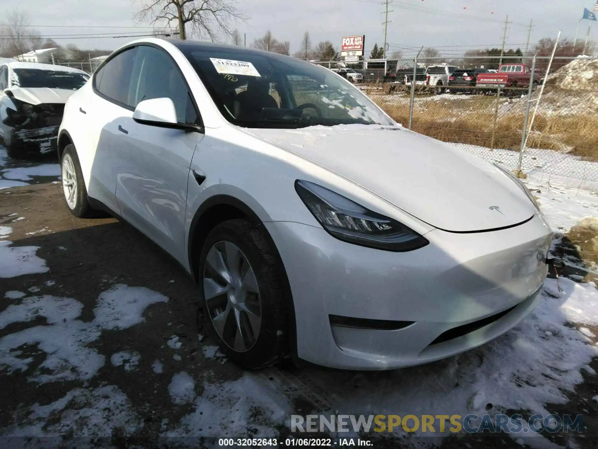 1 Photograph of a damaged car 5YJYGDEE9MF243985 TESLA MODEL Y 2021