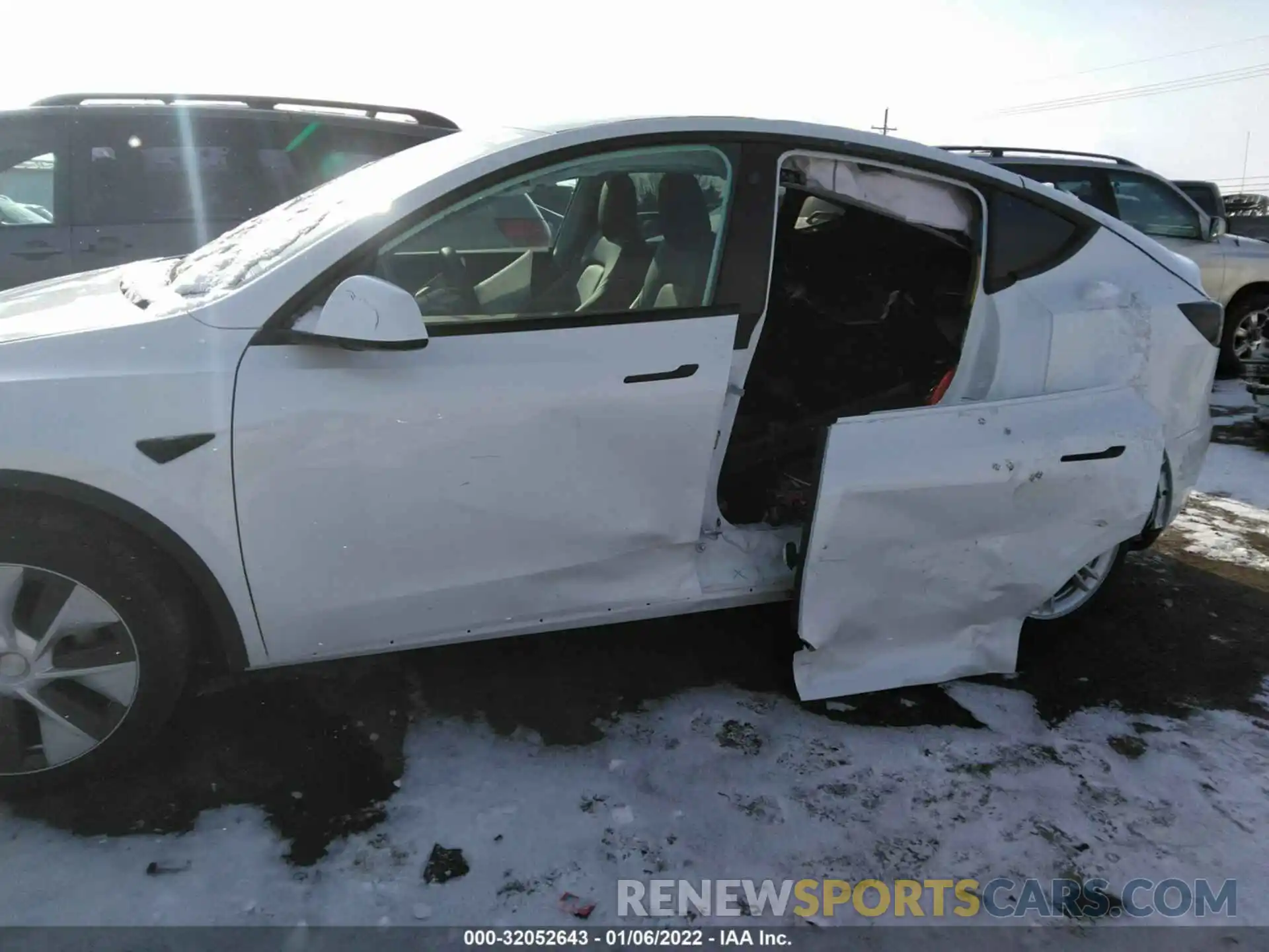 6 Photograph of a damaged car 5YJYGDEE9MF243985 TESLA MODEL Y 2021