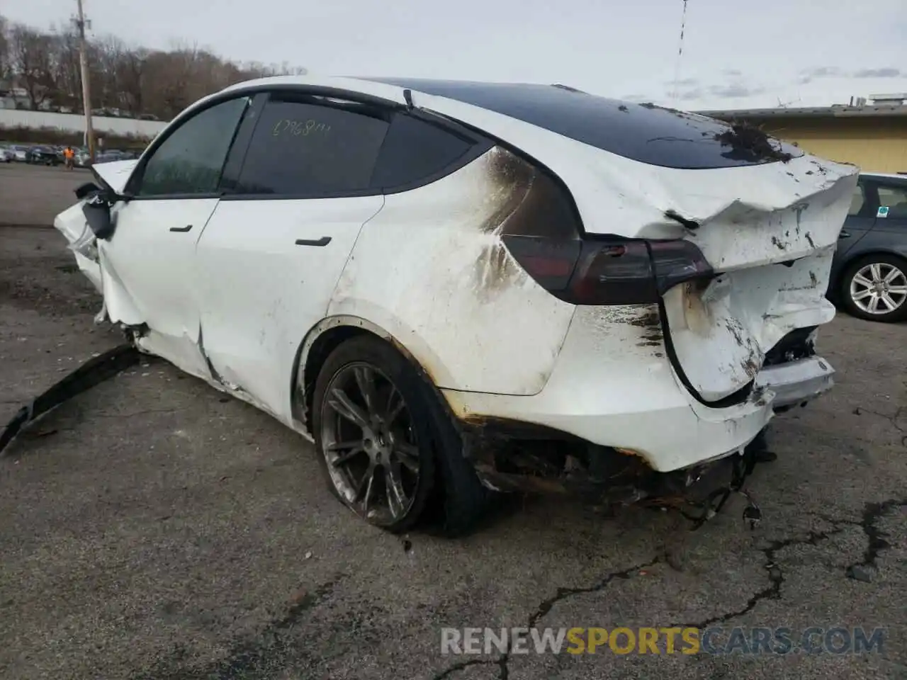 3 Photograph of a damaged car 5YJYGDEE9MF257482 TESLA MODEL Y 2021