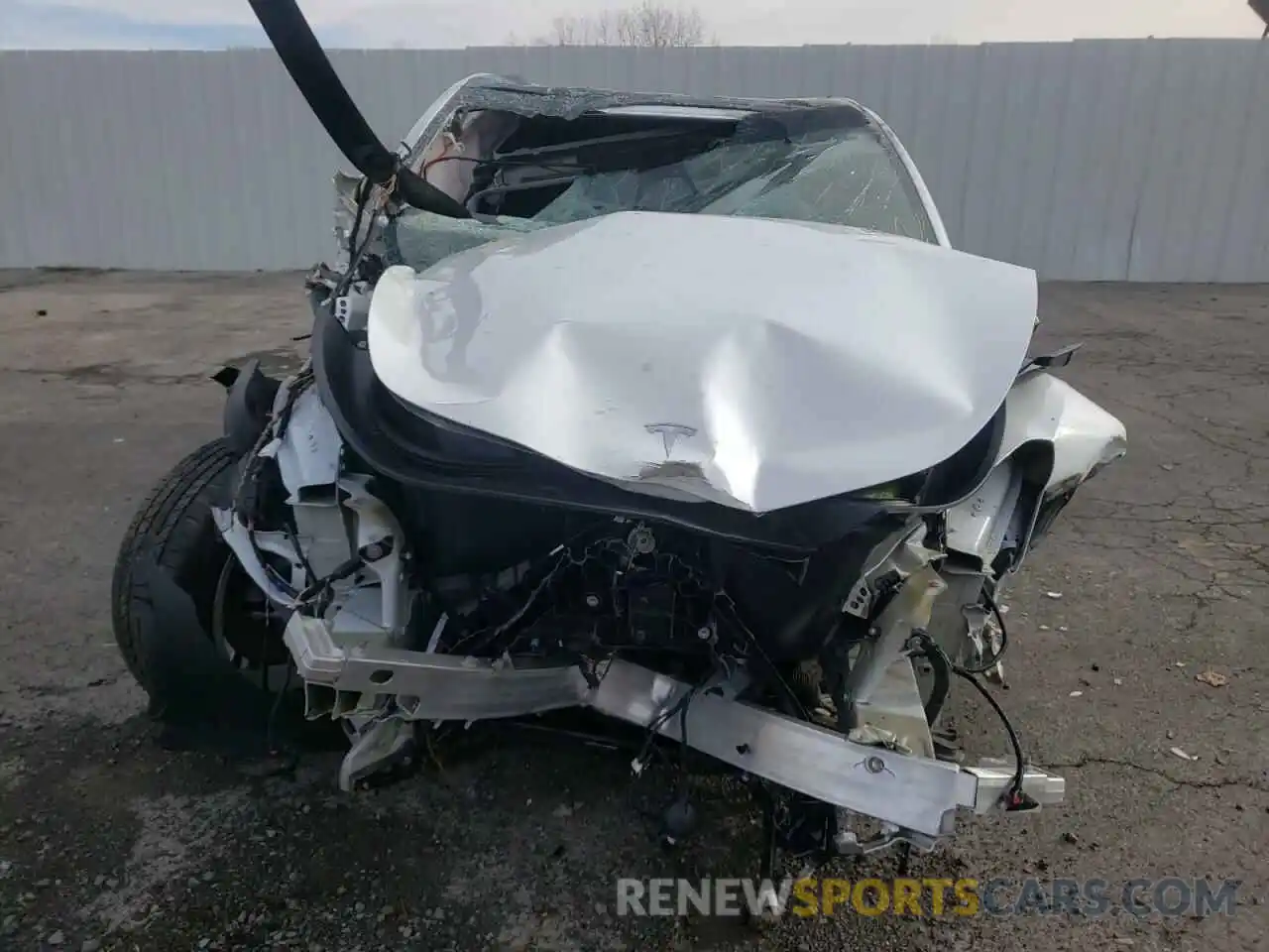 9 Photograph of a damaged car 5YJYGDEE9MF257482 TESLA MODEL Y 2021