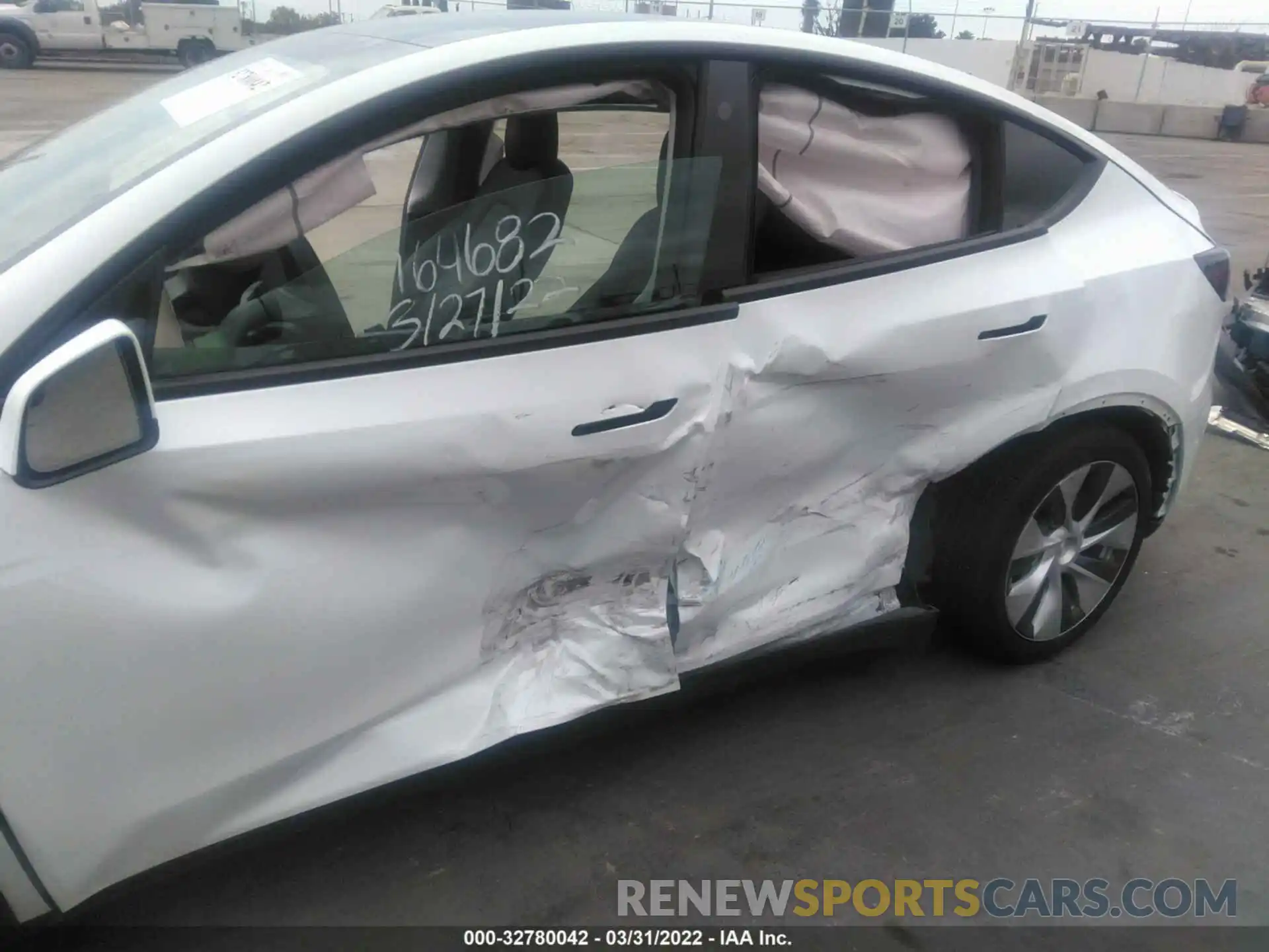 6 Photograph of a damaged car 5YJYGDEE9MF264268 TESLA MODEL Y 2021