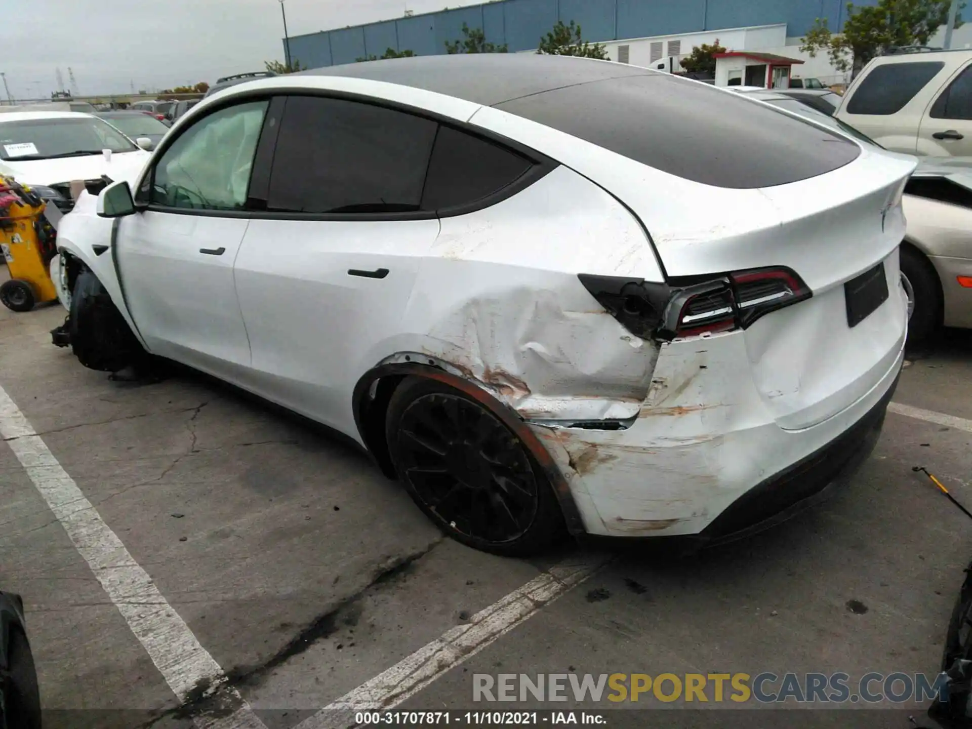 3 Photograph of a damaged car 5YJYGDEE9MF270863 TESLA MODEL Y 2021