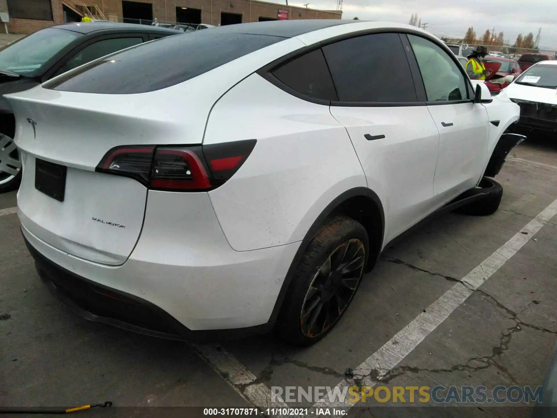 4 Photograph of a damaged car 5YJYGDEE9MF270863 TESLA MODEL Y 2021