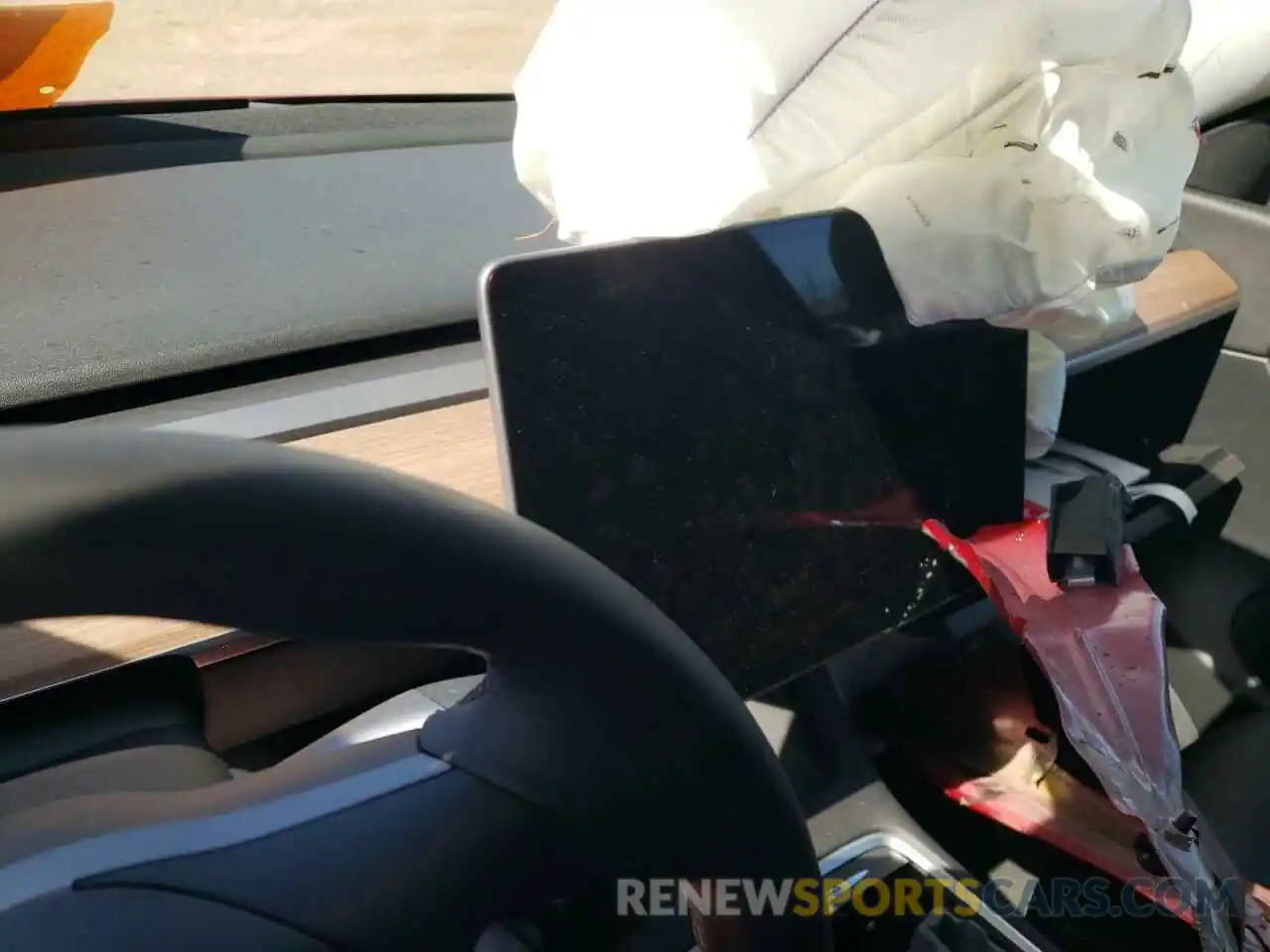 8 Photograph of a damaged car 5YJYGDEE9MF286626 TESLA MODEL Y 2021