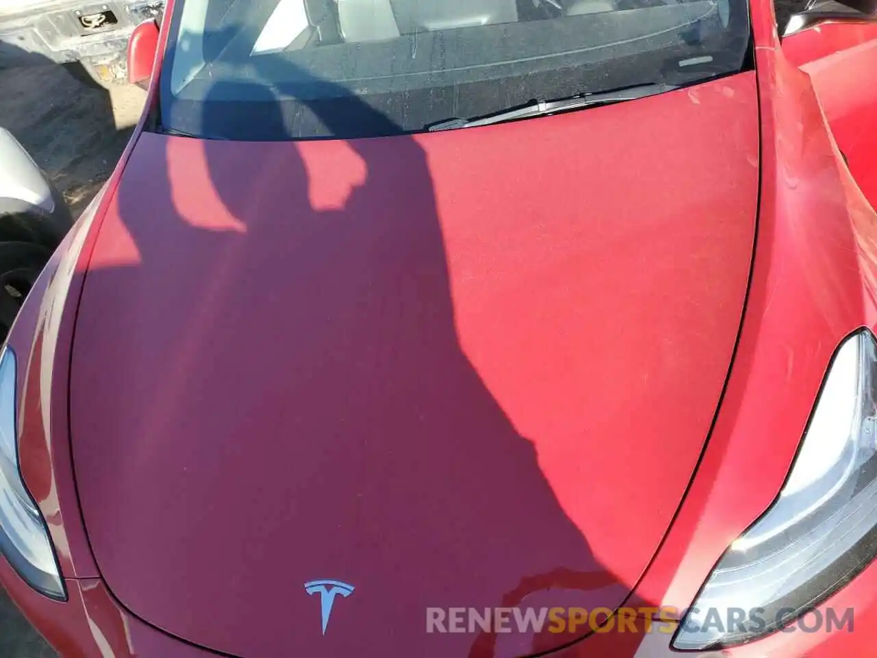 11 Photograph of a damaged car 5YJYGDEE9MF300931 TESLA MODEL Y 2021