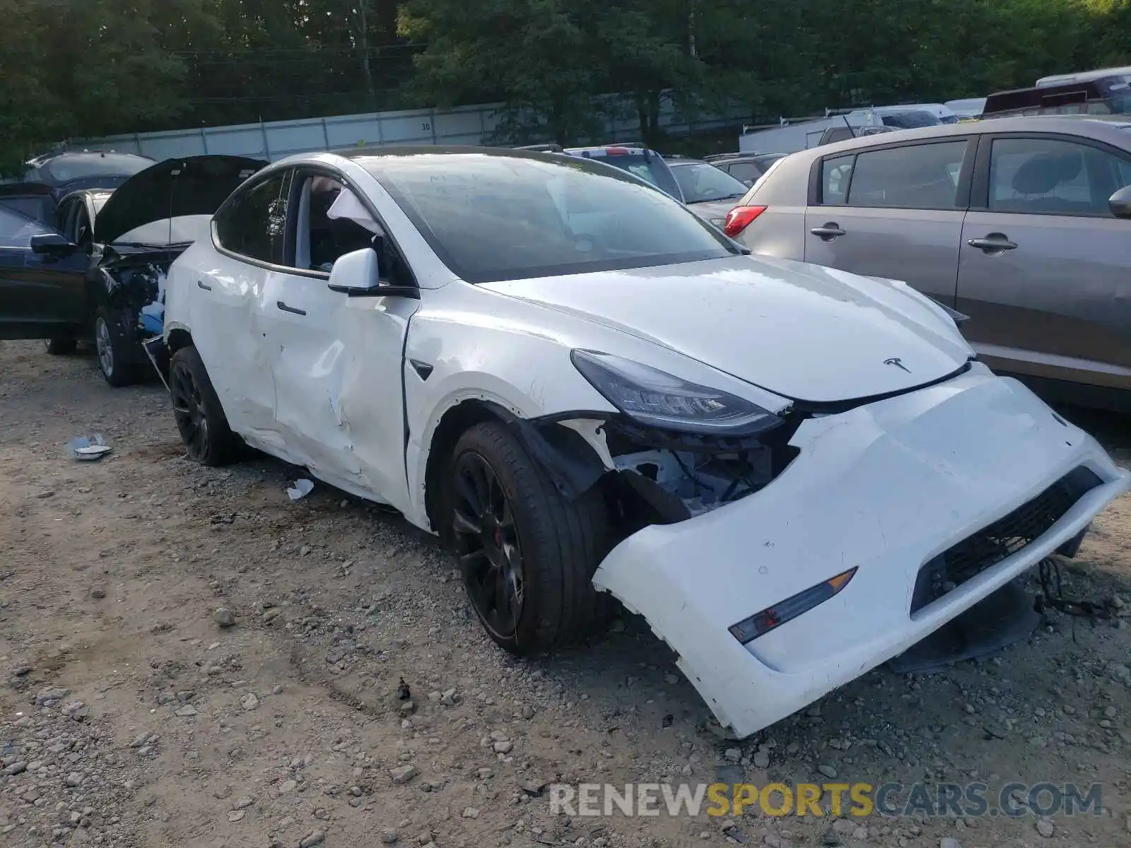 1 Photograph of a damaged car 5YJYGDEEXMF060630 TESLA MODEL Y 2021