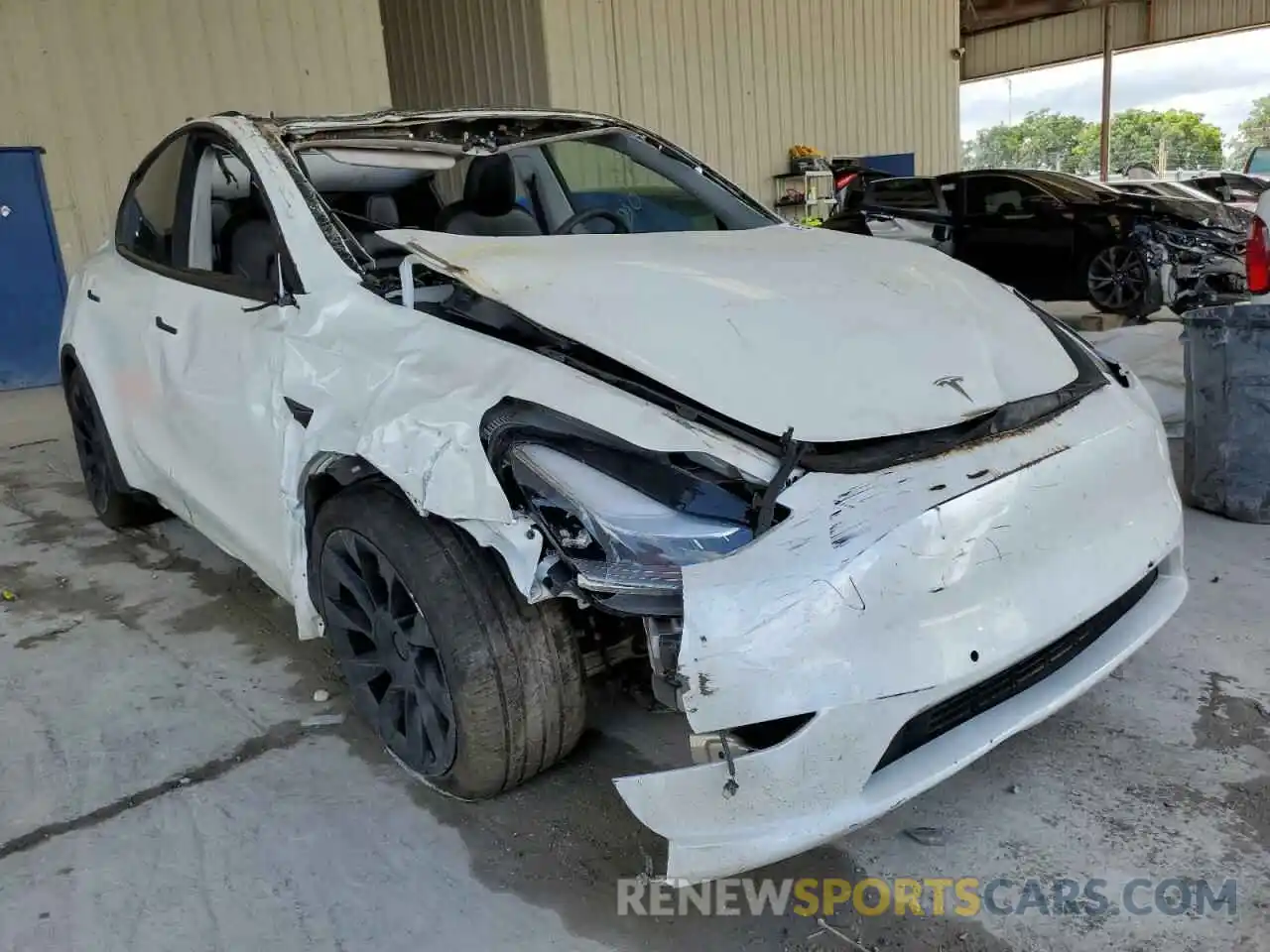 1 Photograph of a damaged car 5YJYGDEEXMF060725 TESLA MODEL Y 2021