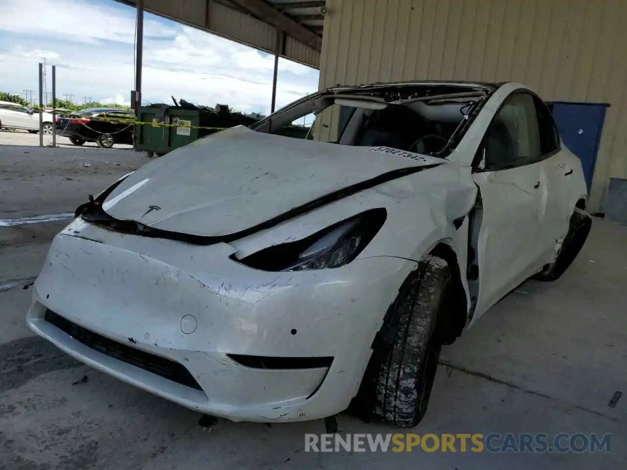 2 Photograph of a damaged car 5YJYGDEEXMF060725 TESLA MODEL Y 2021