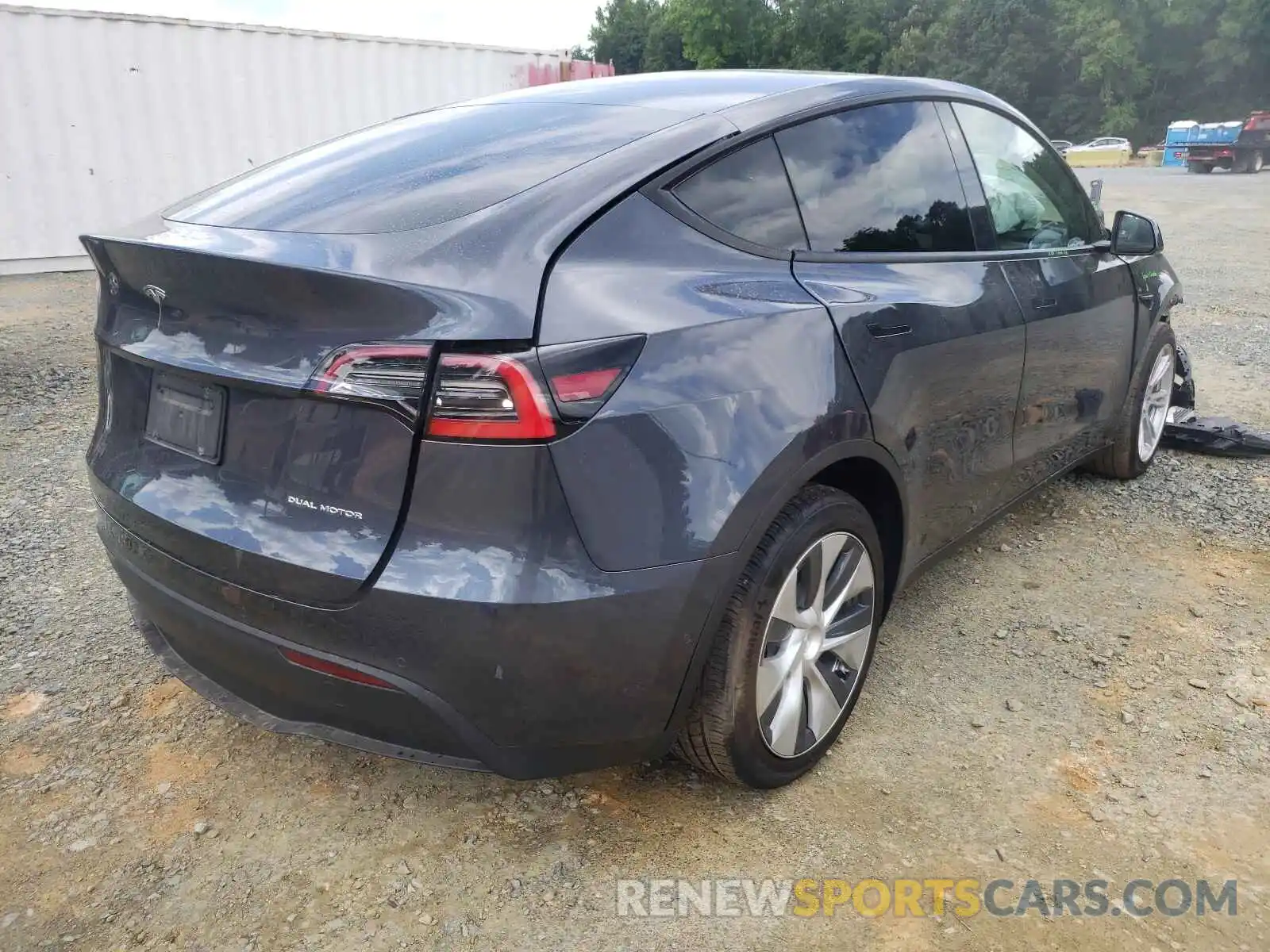 4 Photograph of a damaged car 5YJYGDEEXMF062328 TESLA MODEL Y 2021