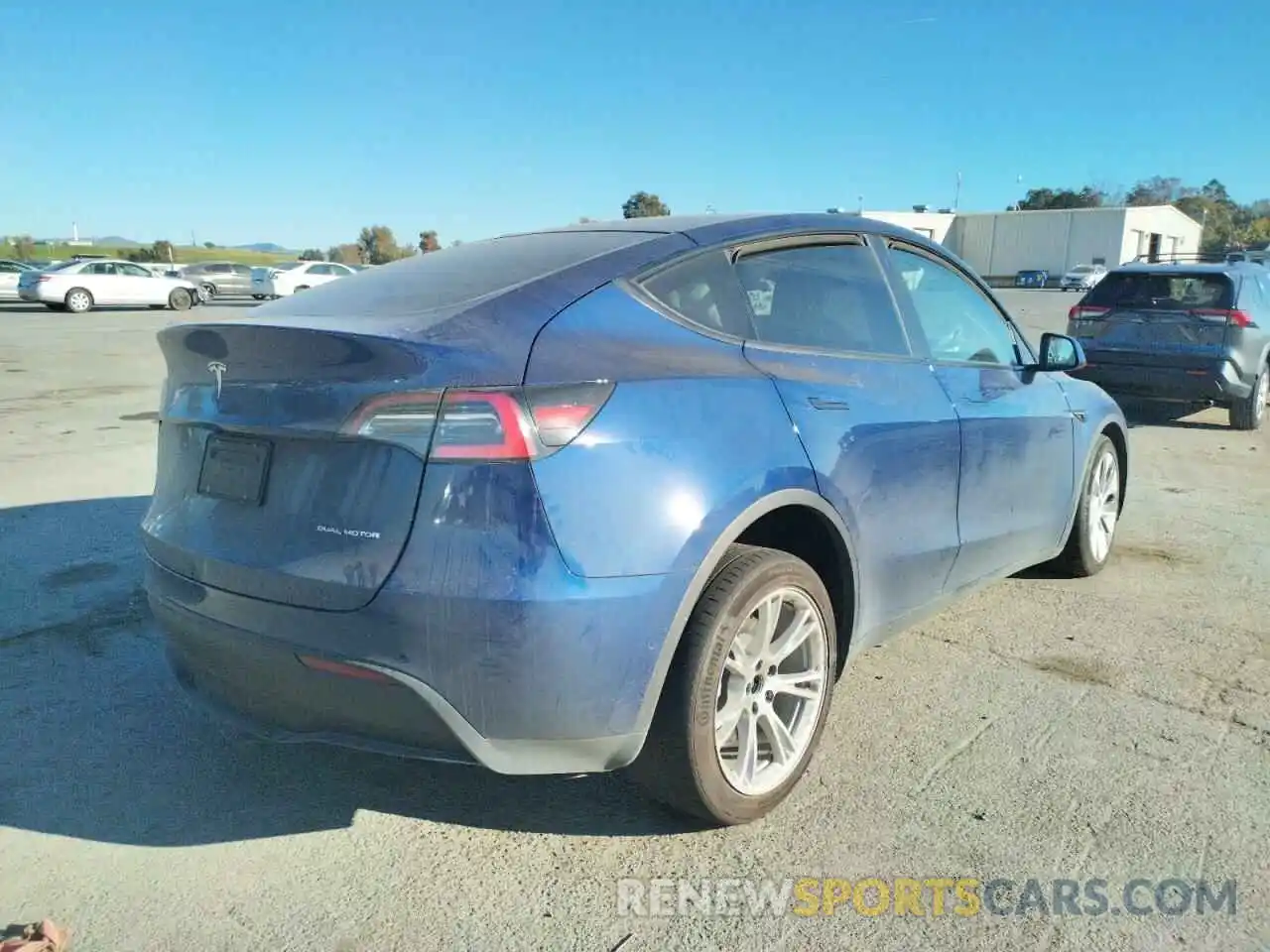 4 Photograph of a damaged car 5YJYGDEEXMF062510 TESLA MODEL Y 2021