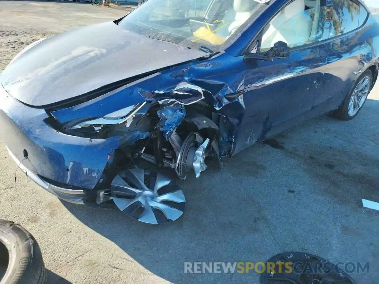 9 Photograph of a damaged car 5YJYGDEEXMF062510 TESLA MODEL Y 2021