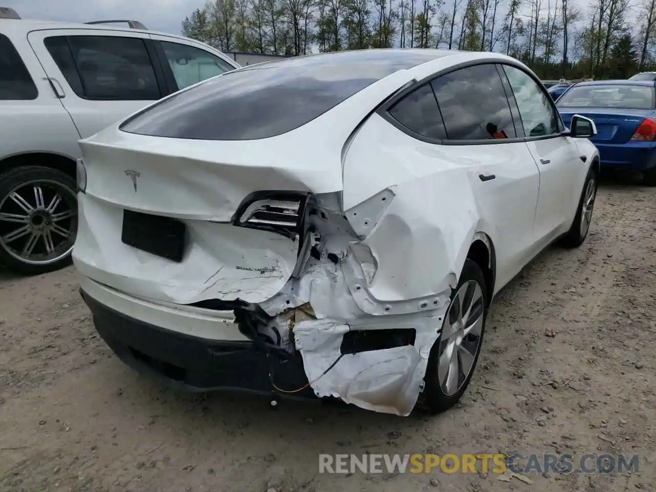 4 Photograph of a damaged car 5YJYGDEEXMF065729 TESLA MODEL Y 2021