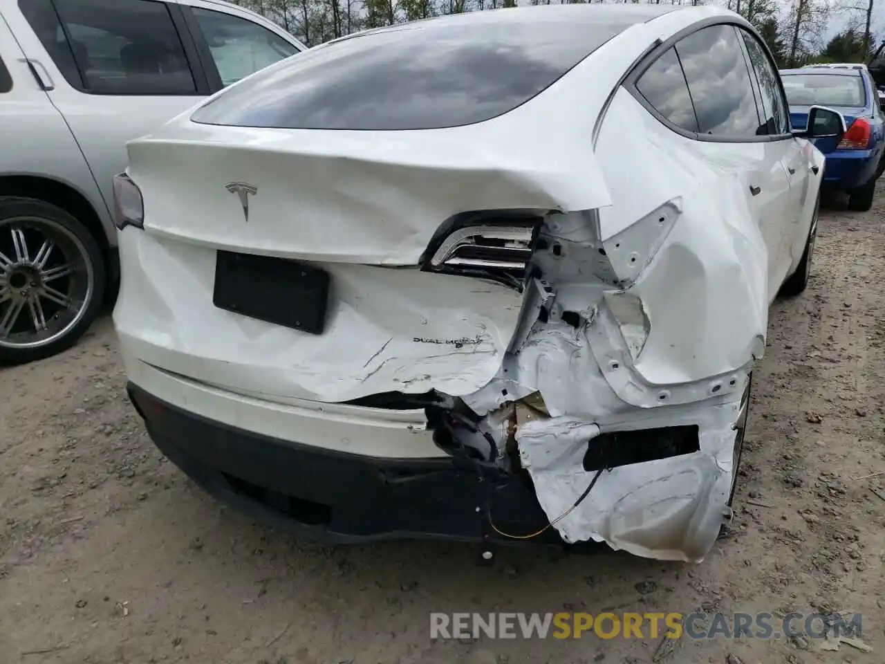 9 Photograph of a damaged car 5YJYGDEEXMF065729 TESLA MODEL Y 2021