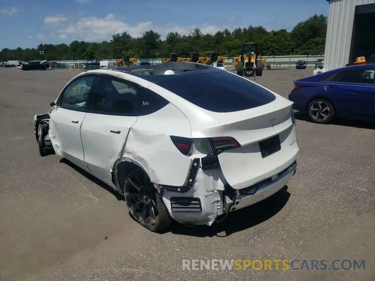 3 Photograph of a damaged car 5YJYGDEEXMF068033 TESLA MODEL Y 2021