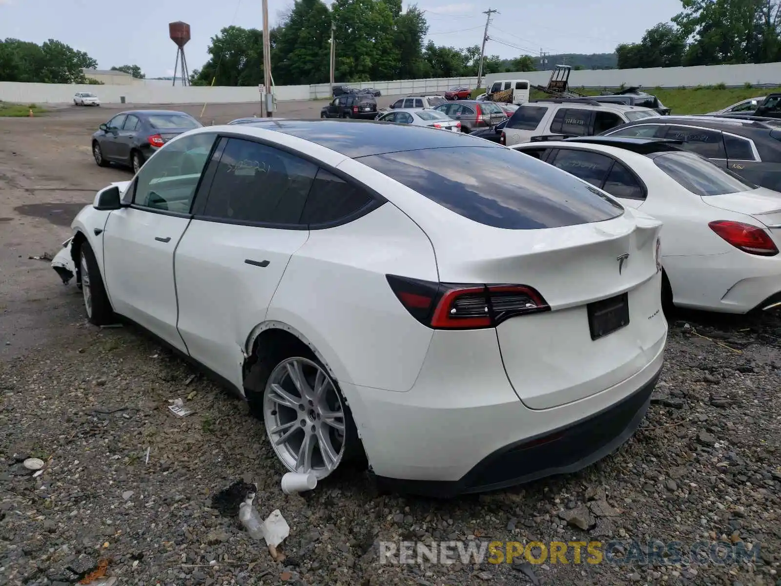 3 Photograph of a damaged car 5YJYGDEEXMF069585 TESLA MODEL Y 2021