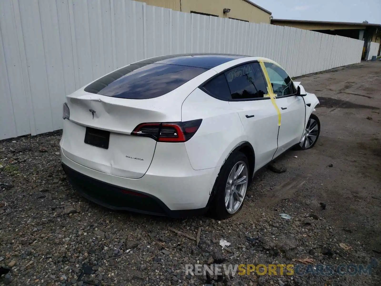 4 Photograph of a damaged car 5YJYGDEEXMF069585 TESLA MODEL Y 2021