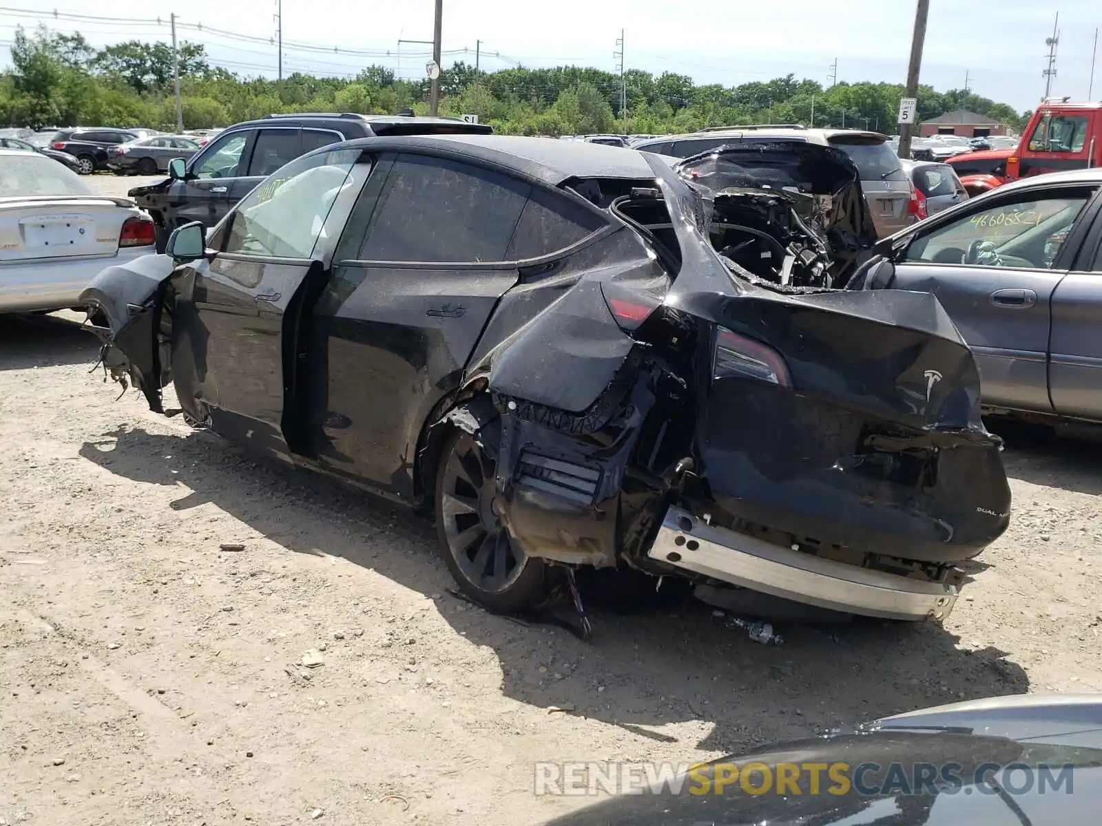 3 Photograph of a damaged car 5YJYGDEEXMF070798 TESLA MODEL Y 2021