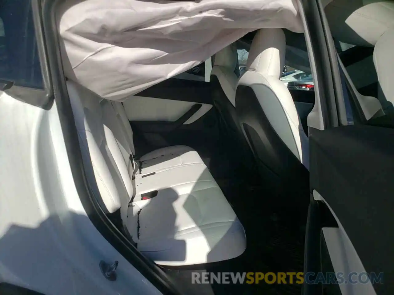 6 Photograph of a damaged car 5YJYGDEEXMF076116 TESLA MODEL Y 2021