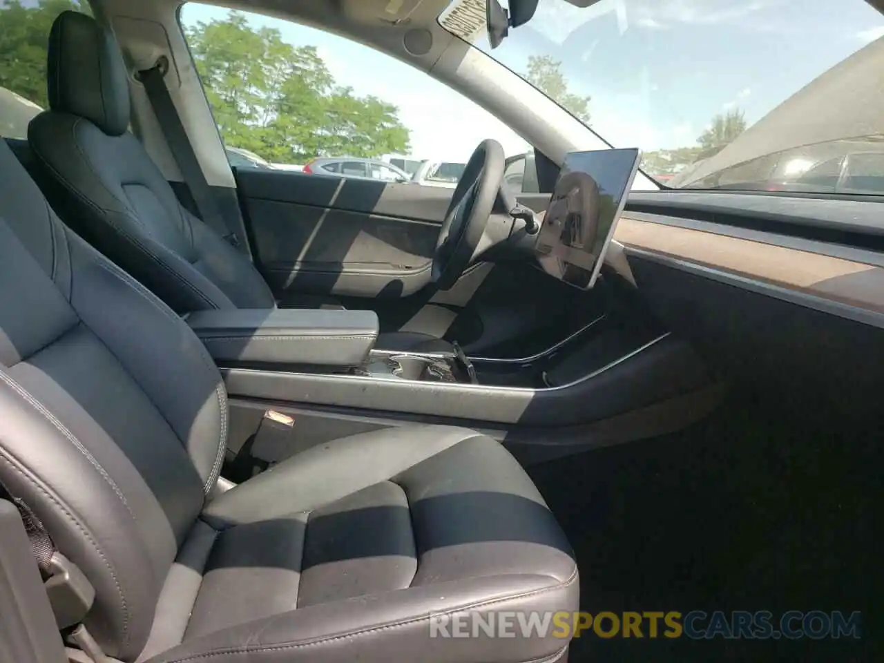 5 Photograph of a damaged car 5YJYGDEEXMF078948 TESLA MODEL Y 2021