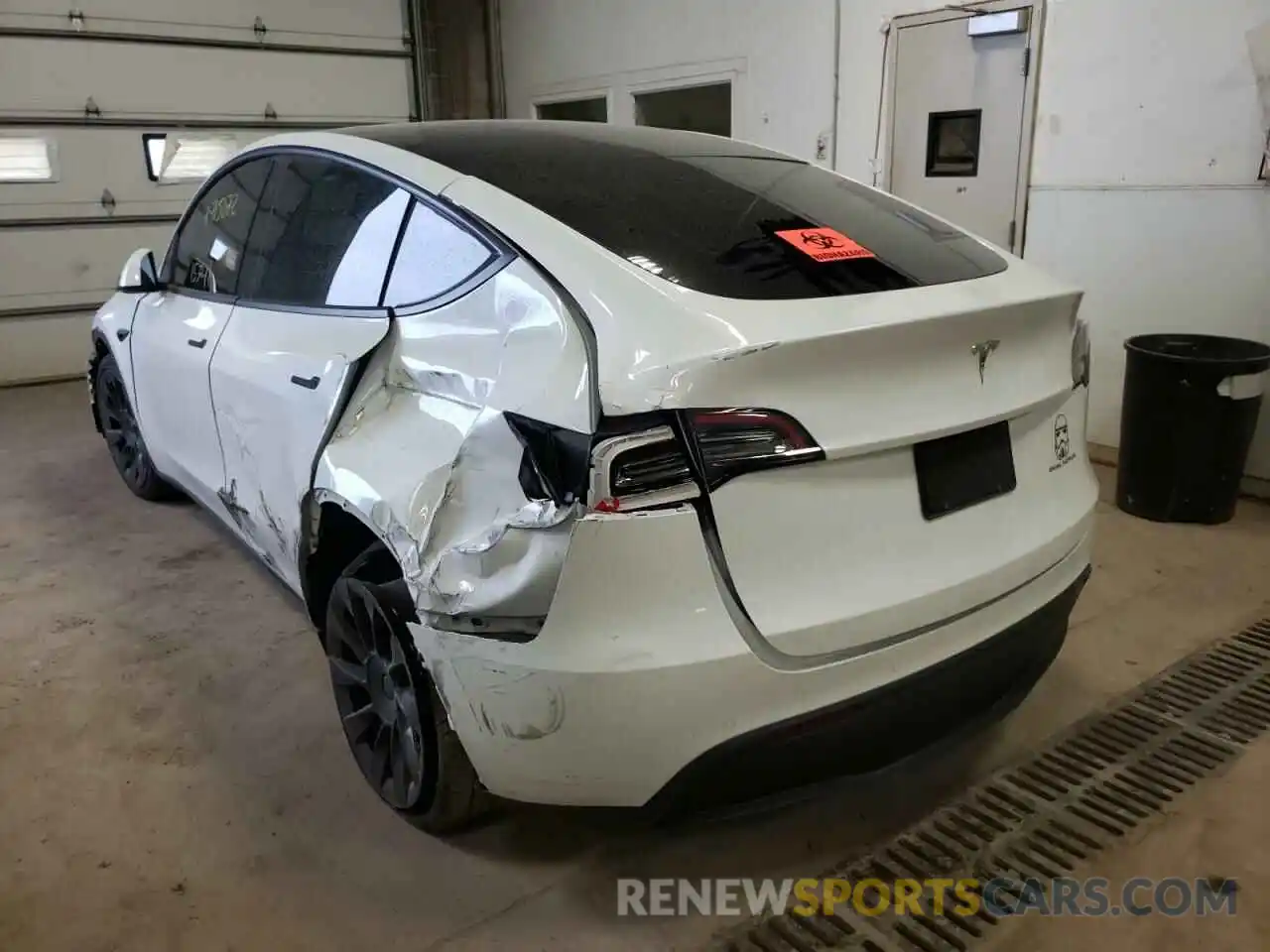 3 Photograph of a damaged car 5YJYGDEEXMF079744 TESLA MODEL Y 2021