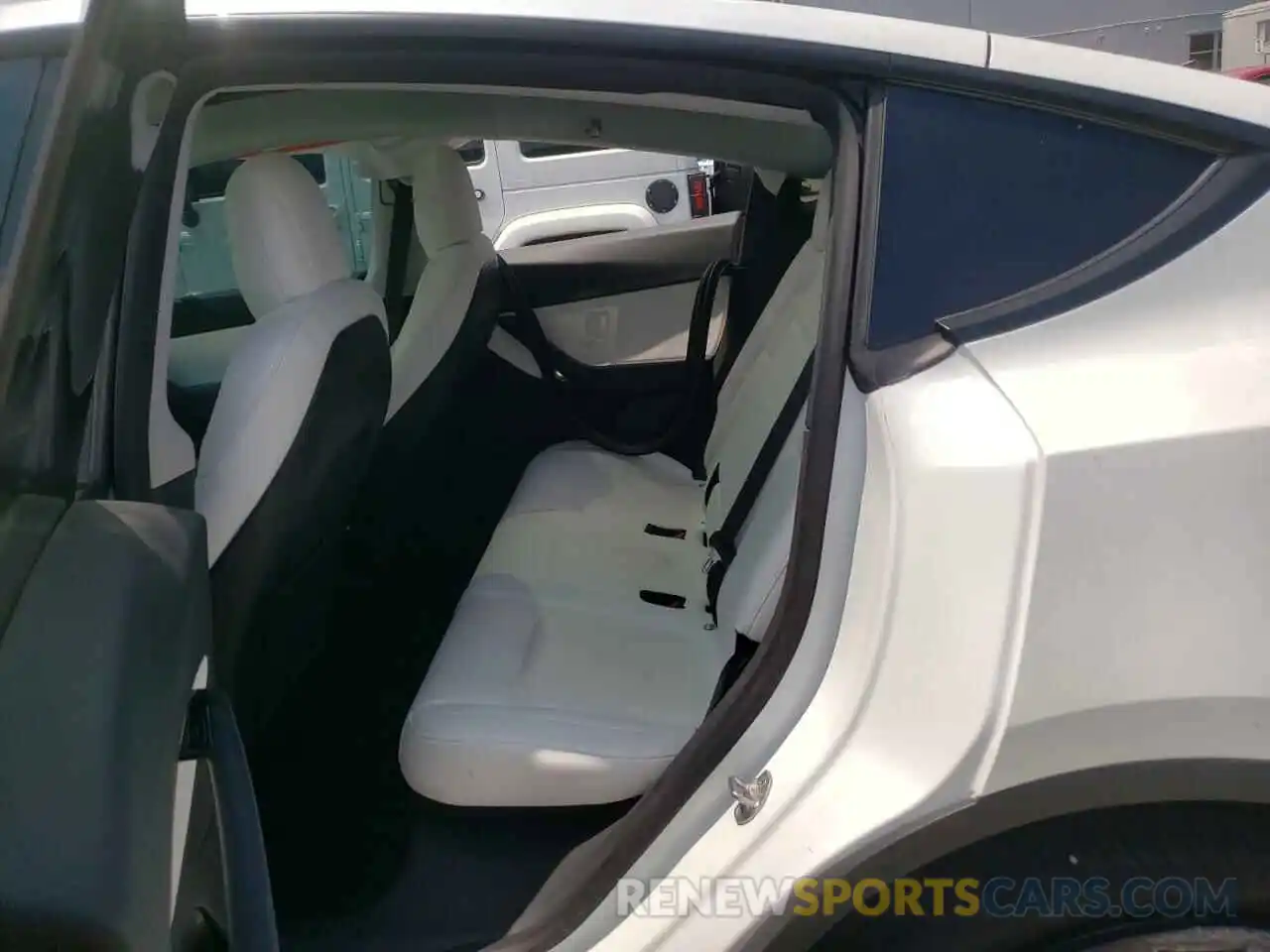 6 Photograph of a damaged car 5YJYGDEEXMF081039 TESLA MODEL Y 2021