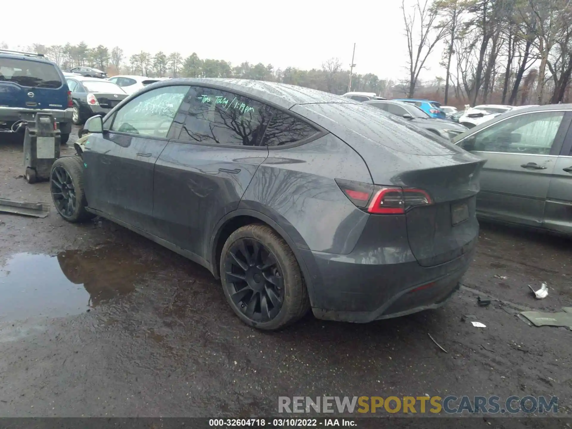 3 Photograph of a damaged car 5YJYGDEEXMF084202 TESLA MODEL Y 2021