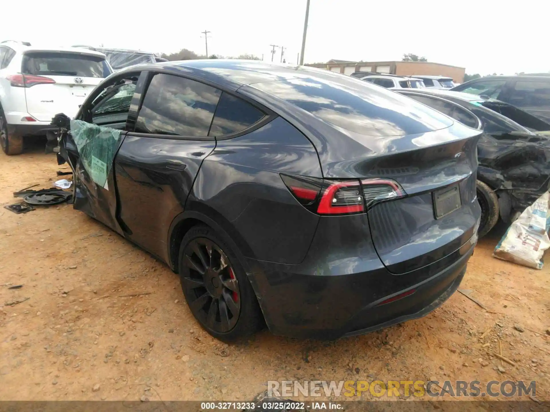 3 Photograph of a damaged car 5YJYGDEEXMF084720 TESLA MODEL Y 2021