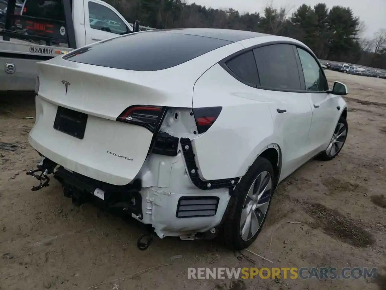 4 Photograph of a damaged car 5YJYGDEEXMF084989 TESLA MODEL Y 2021