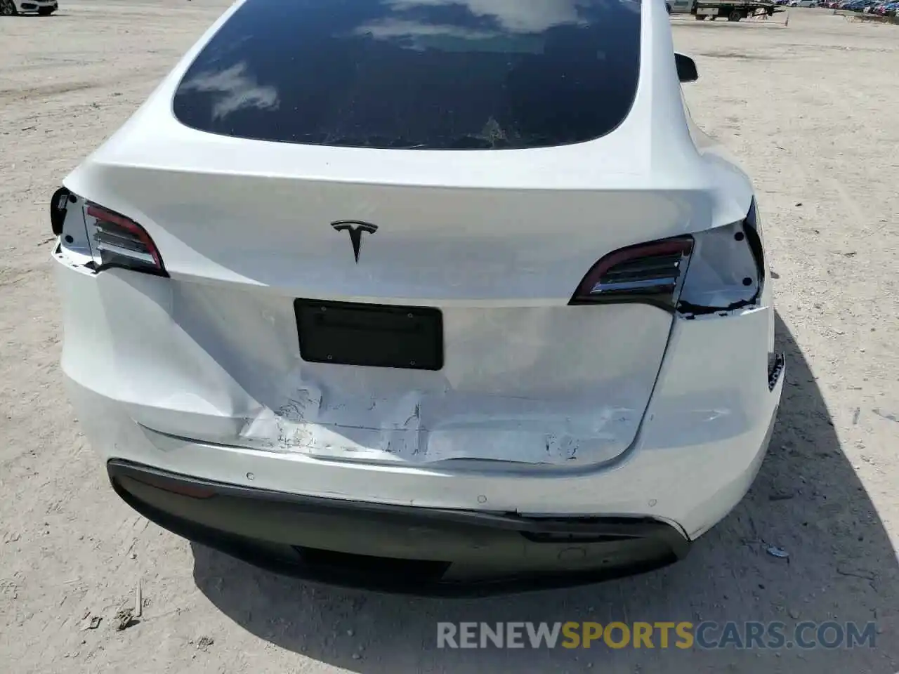 9 Photograph of a damaged car 5YJYGDEEXMF086967 TESLA MODEL Y 2021