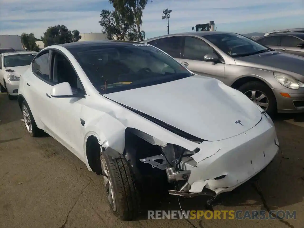 1 Photograph of a damaged car 5YJYGDEEXMF090565 TESLA MODEL Y 2021