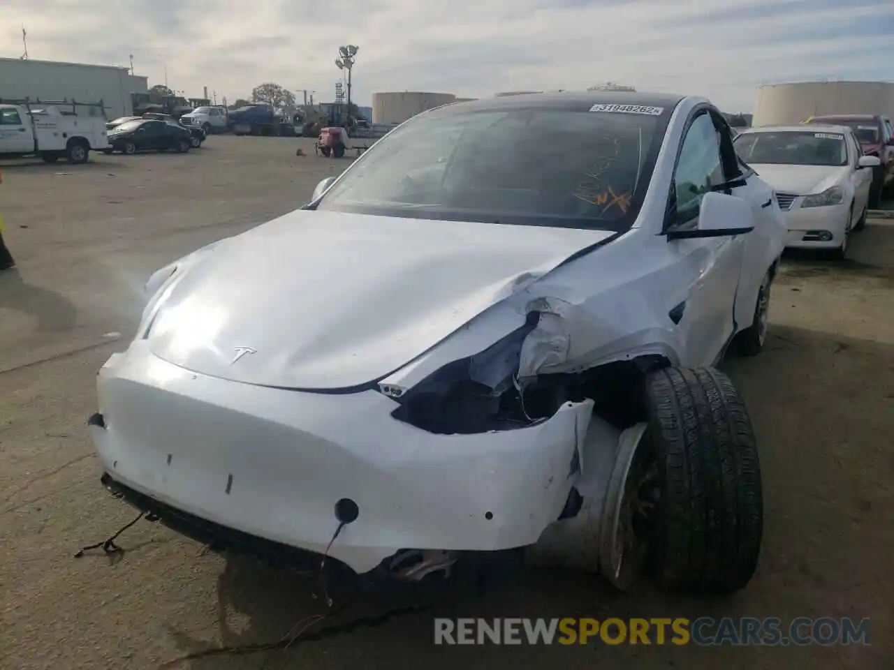 2 Photograph of a damaged car 5YJYGDEEXMF090565 TESLA MODEL Y 2021