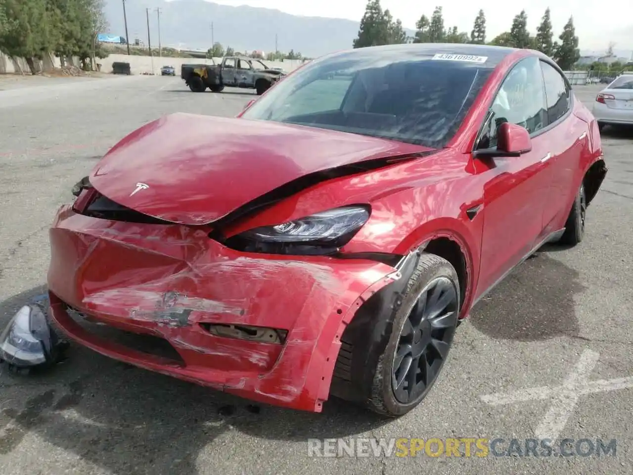 2 Photograph of a damaged car 5YJYGDEEXMF095541 TESLA MODEL Y 2021