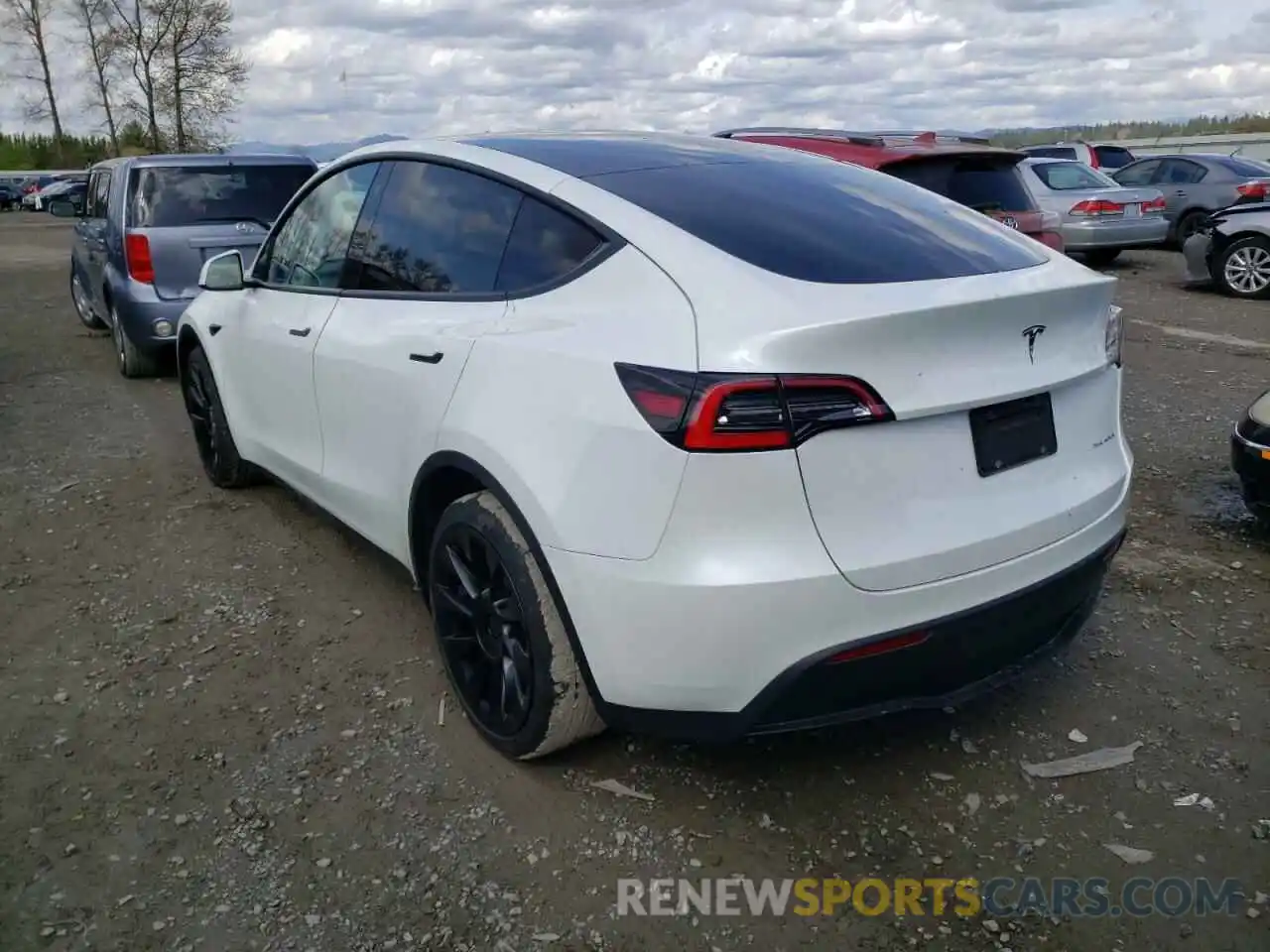 3 Photograph of a damaged car 5YJYGDEEXMF095572 TESLA MODEL Y 2021