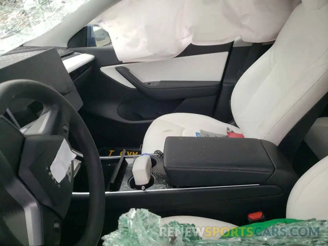 5 Photograph of a damaged car 5YJYGDEEXMF095944 TESLA MODEL Y 2021