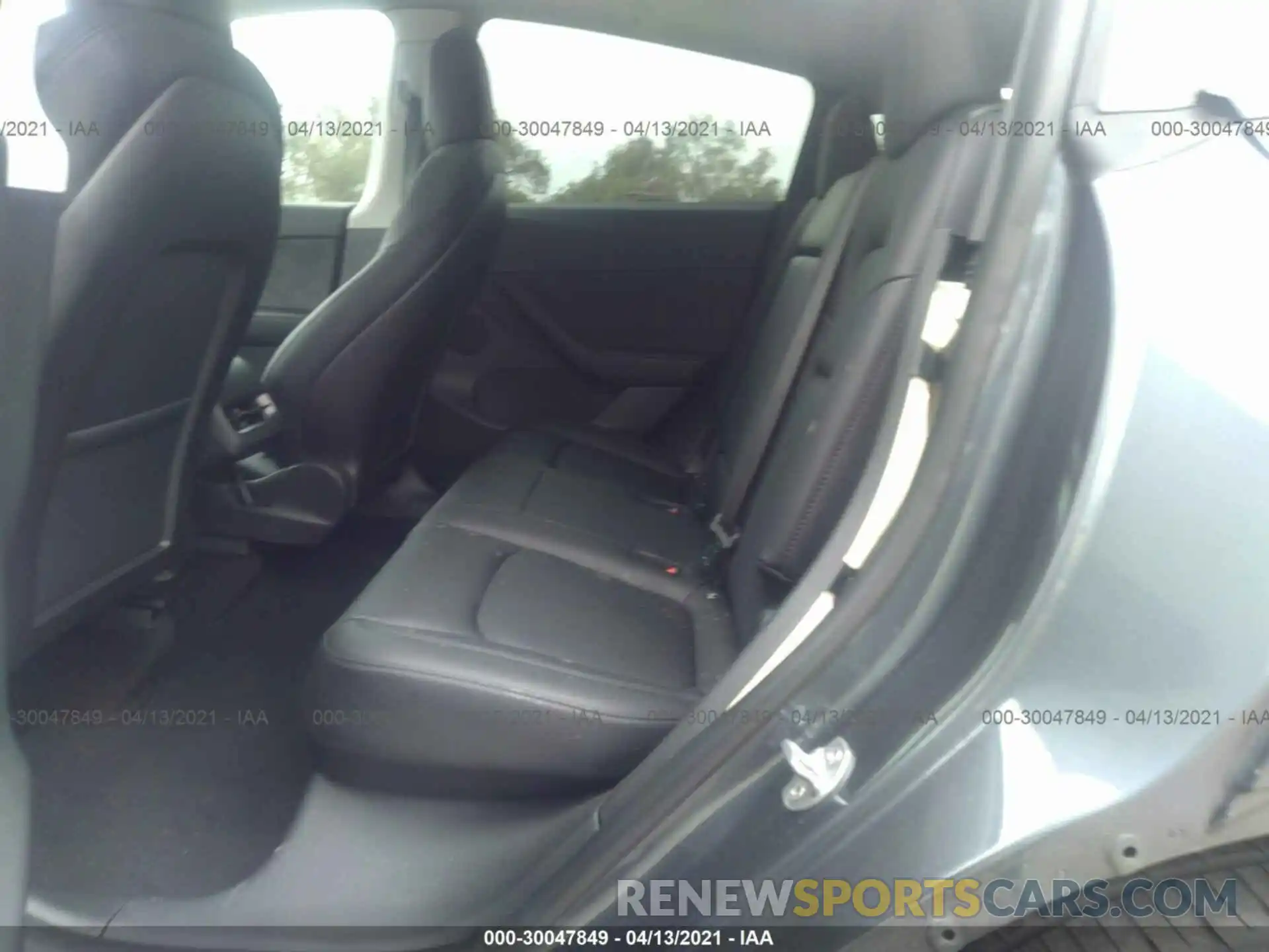 8 Photograph of a damaged car 5YJYGDEEXMF097905 TESLA MODEL Y 2021