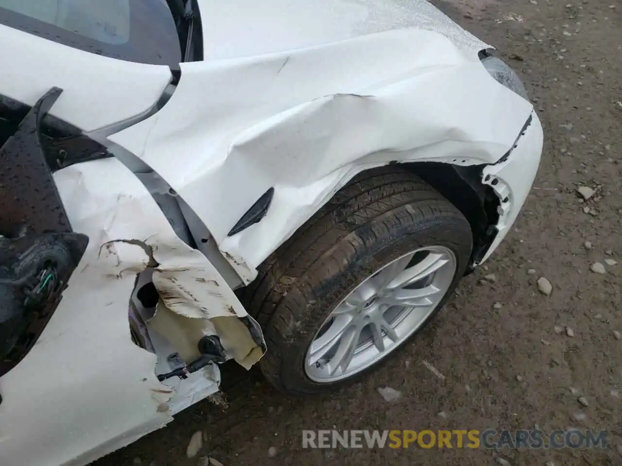 9 Photograph of a damaged car 5YJYGDEEXMF099802 TESLA MODEL Y 2021