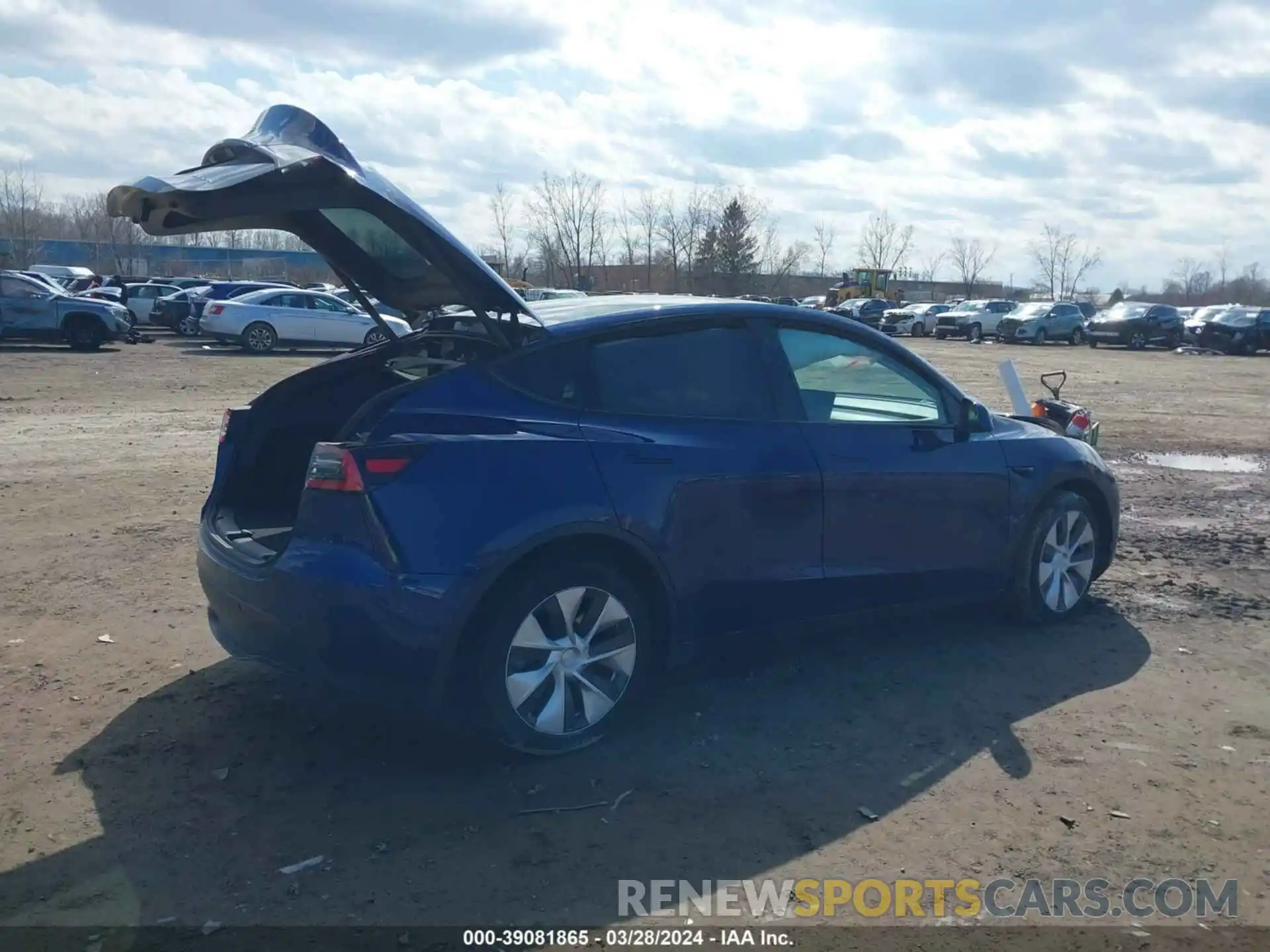 4 Photograph of a damaged car 5YJYGDEEXMF099881 TESLA MODEL Y 2021