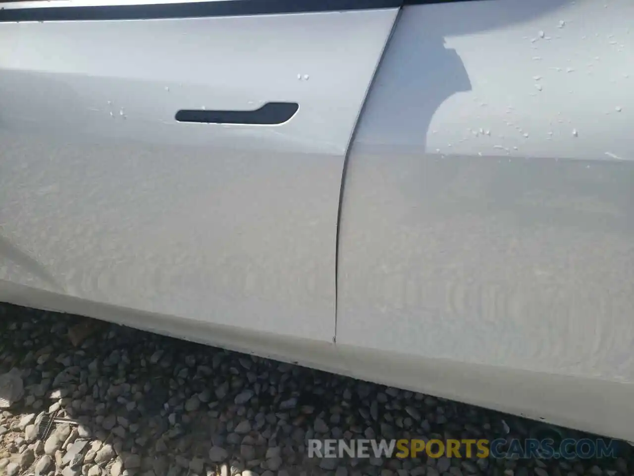 10 Photograph of a damaged car 5YJYGDEEXMF131079 TESLA MODEL Y 2021